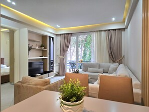 TV - Lura 3 Holiday Homes 178 (Gjiri Lalzit)