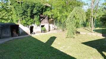 Maison (Holiday Home Saniv) | Jardin