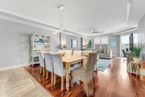 Dining - The Luxe Haven at St. Maarten (Daytona Beach)