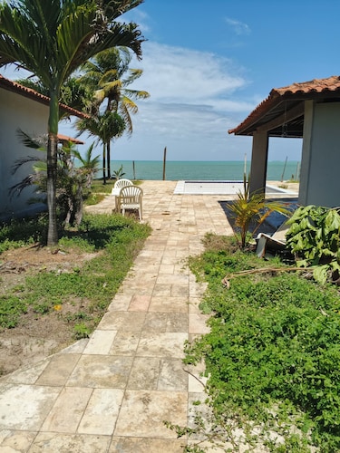 Gorgeous 6-bedroom house with WiFi in Barra de Santo Antônio