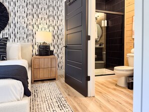 6 bedrooms, iron/ironing board, travel cot, free WiFi - Copper Pointe | Lake view, Hot tub, Theatre, Pool table, Dog-friendly (Hollister)