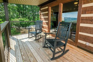 Terrace/patio - Clean and cozy one bedroom for 2- mountain view, hot tub, cute as can be! (Gatlinburg)