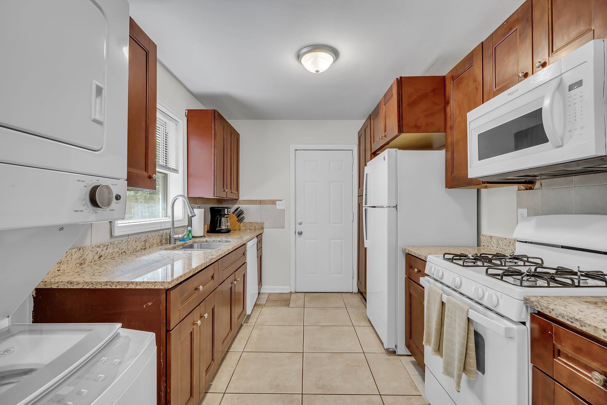 冰箱、微波炉、烤箱、炉灶