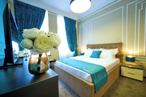 Deluxe Double Room, Bay View | Premium bedding, minibar, in-room safe, desk