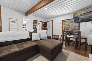 TV, fireplace - New: Big Bear Mountain Retreat w/ Hot Tub (Big Bear)