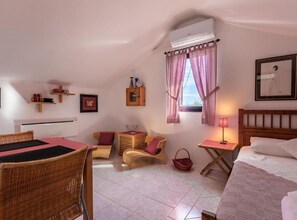 Villa (Rustic Villa Rudine) | 2 soverom og barnesenger