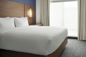 Desk, laptop workspace, iron/ironing board, free WiFi - Residence Inn by Marriott Ventura Beach (Ventura)