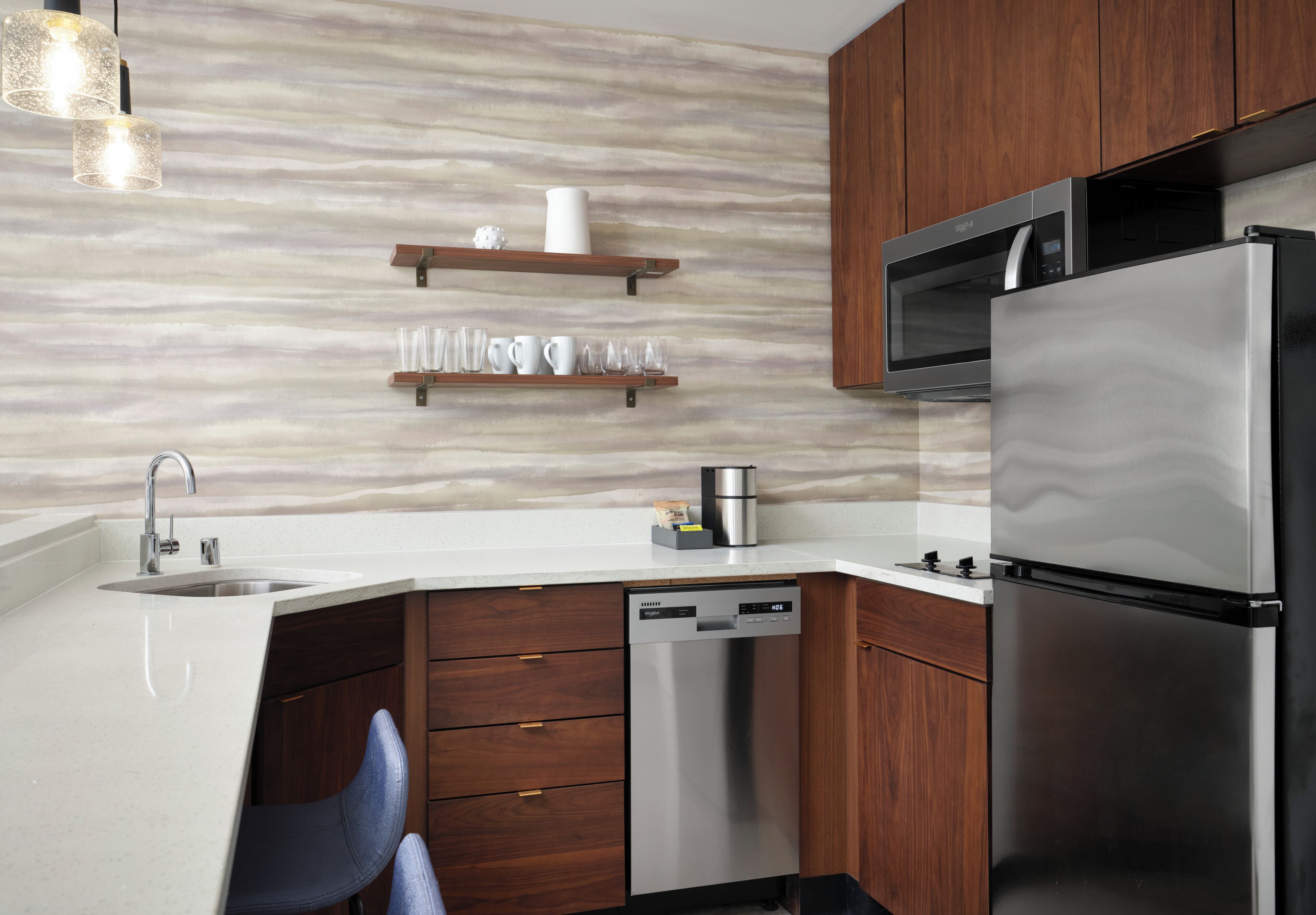 Fridge, microwave, stovetop, dishwasher