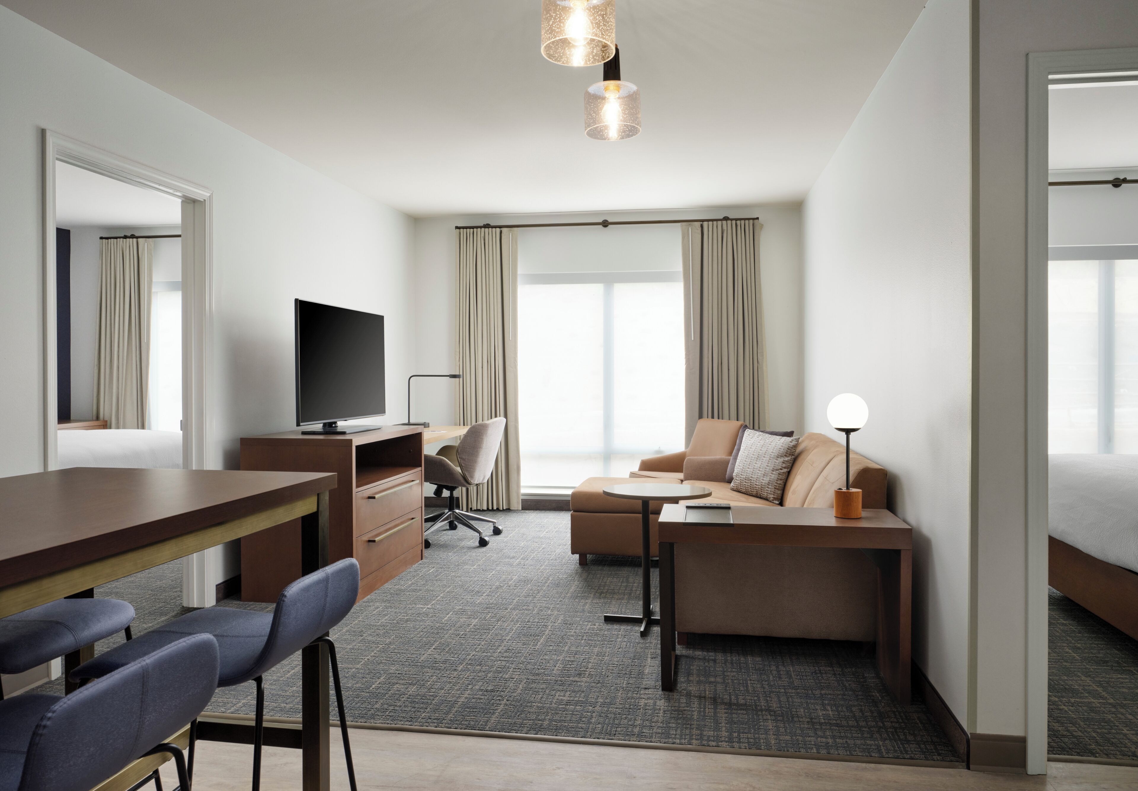 Desk, laptop workspace, free WiFi, bed sheets