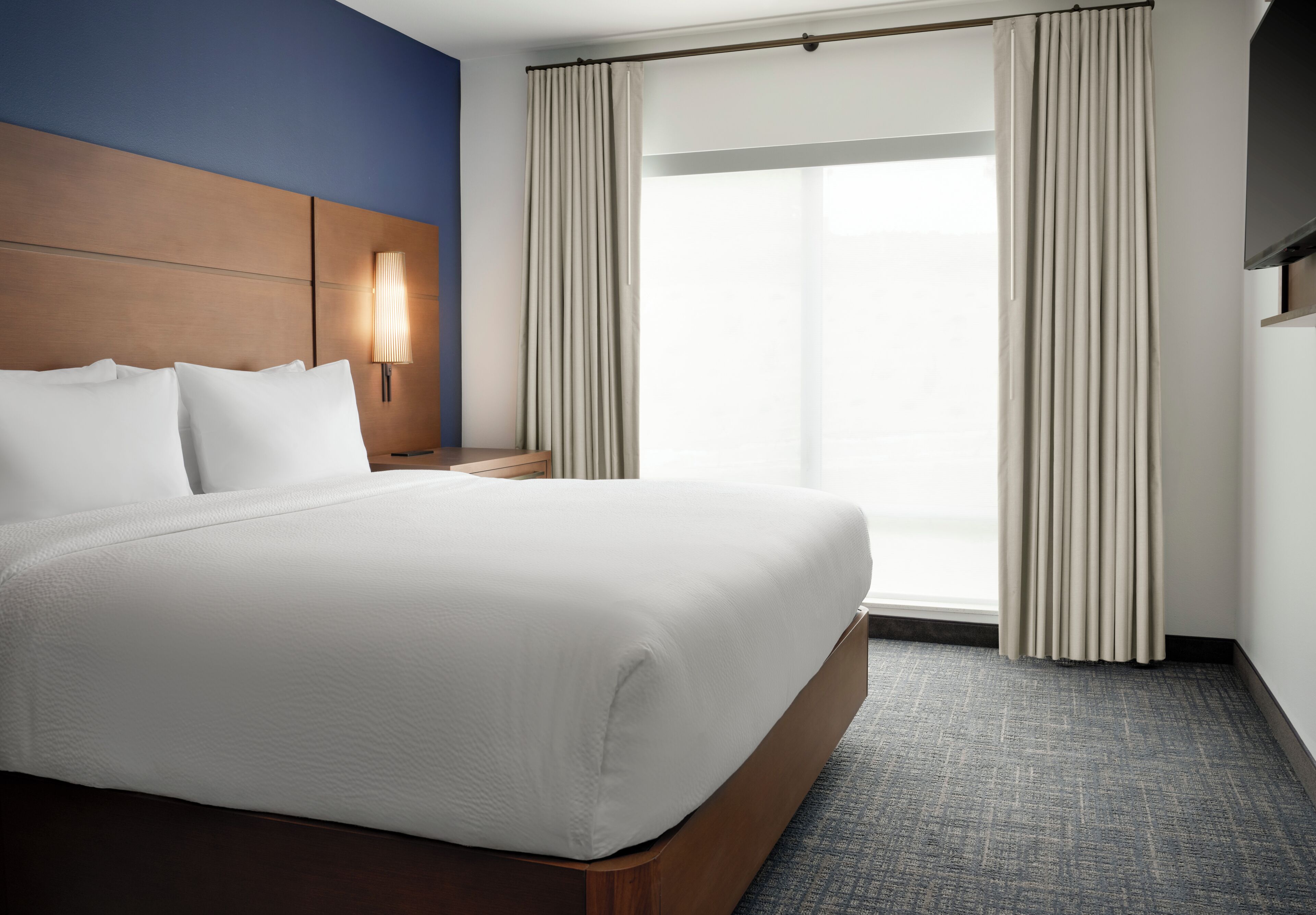 Escrivaninha, espaço de trabalho para notebook, Wi-Fi de cortesia