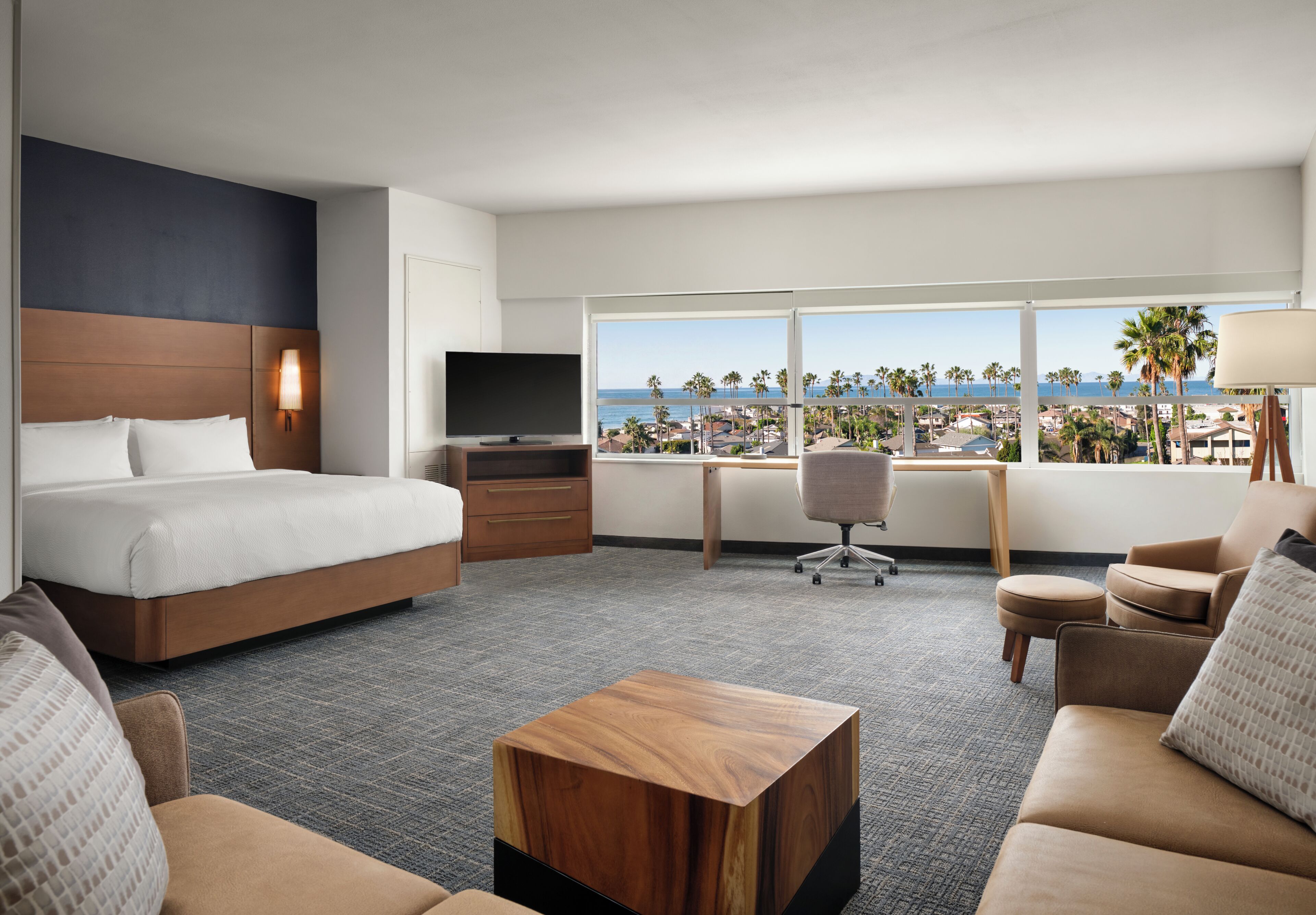 Suite, 1 Schlafzimmer, Nichtraucher (Hearing Accessible) | Schreibtisch, laptopgeeigneter Arbeitsplatz, kostenloses WLAN