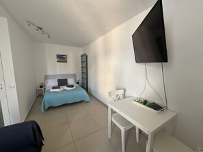 1 bedroom, iron/ironing board, WiFi, bed sheets