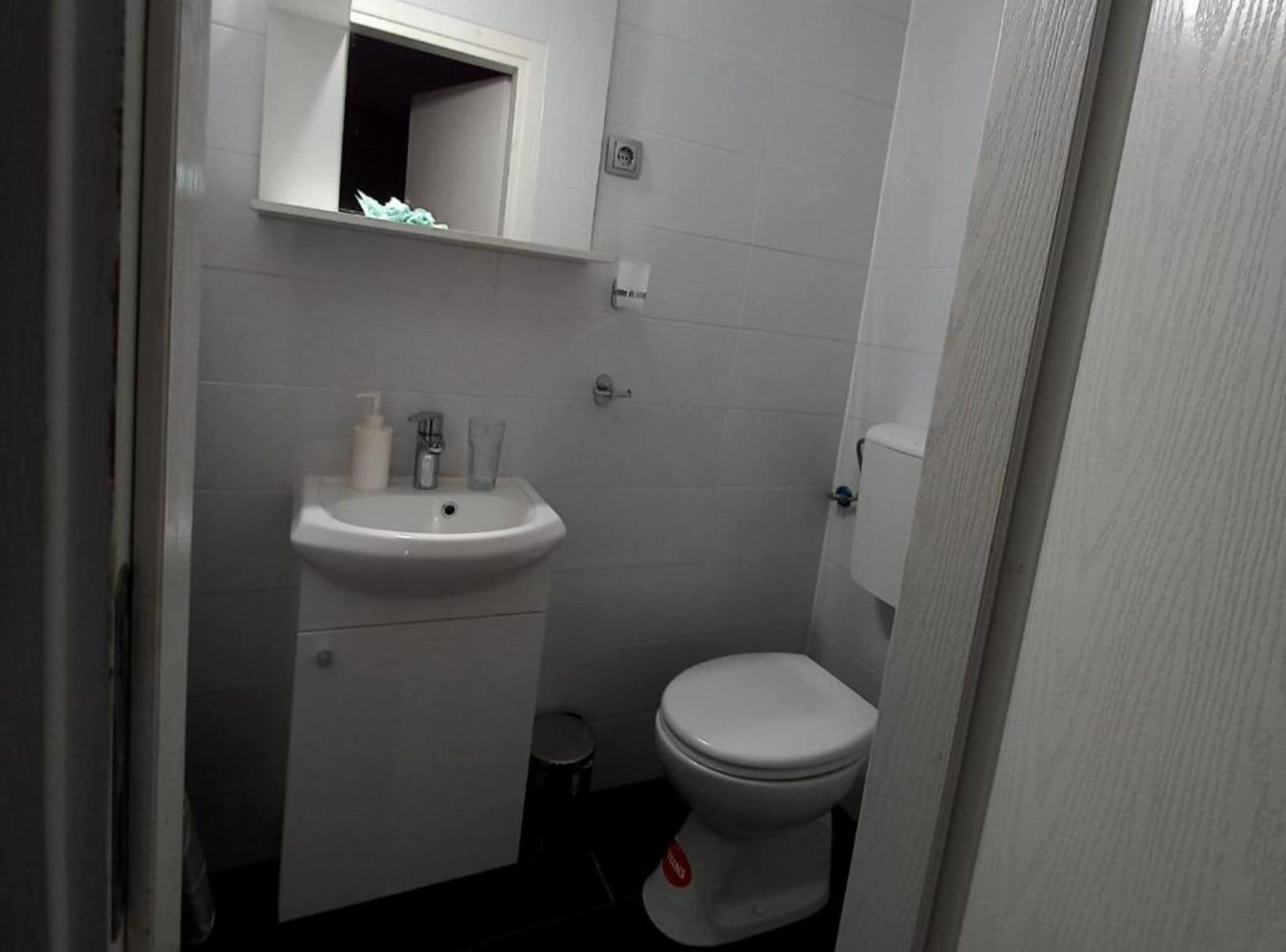 Tweepersoonskamer (Double Room (A6)) | Badkamer | Een douche, handdoeken