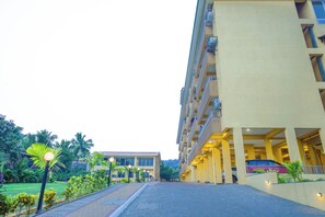 Exterior - Alaya Stays Veera Marina 3 BHK Apartment (Candolim)