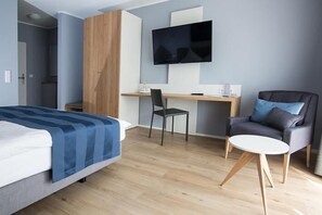 Comfort Double Room Single Use, Balcony, Courtyard View | Desk, laptop workspace, blackout drapes, free WiFi - Hotel Fliederbusch  (Borken)