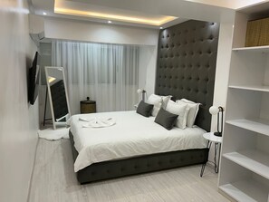 3 slaapkamers, een strijkplank/strijkijzer, wifi, beddengoed