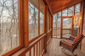 Interior - Wilderness Ridge - Starry Nights & Mountain Sights - Pet Friendly (Sevierville)