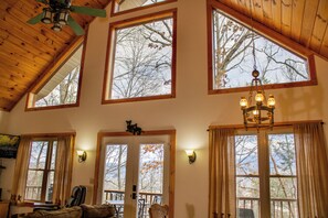 Interior - Wilderness Ridge - Starry Nights & Mountain Sights - Pet Friendly (Sevierville)