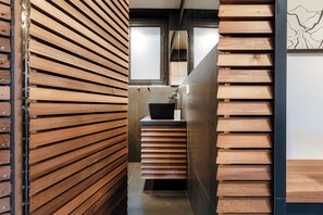 Bathroom - Modern Flat (Vacallo)