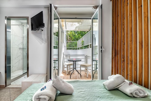 City Center Studios by Cretan Houses