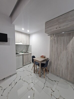 Suite - City Center Studios by Cretan Houses (Heraklion)