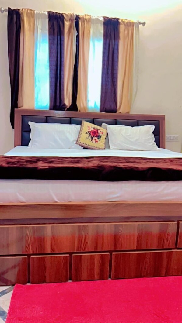 Double Room - Aishwary Paying Guest House By GRB (Varanasi)