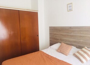 1 bedroom, WiFi, bed sheets