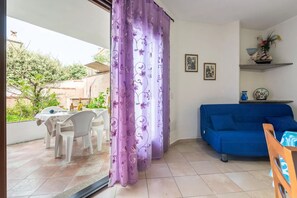Appartement, 2 chambres, patio | Coin séjour