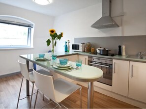 Apartment, 3 Bedrooms, Non Smoking | Private kitchen - Student Only OLIB (London)