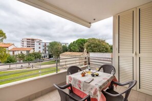 Appartement, 1 slaapkamer, balkon, uitzicht op stad | Balkon