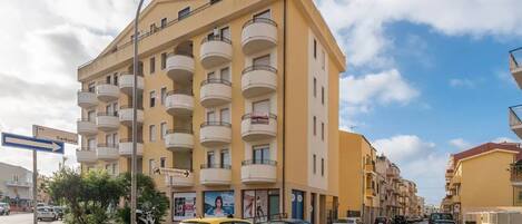 Apartment, 2 Bedrooms, Balcony, City View | Exterior