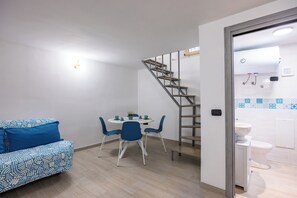 Basic Apartment | Living area | 32-inch LED TV with digital channels - Teto's house (Naples)