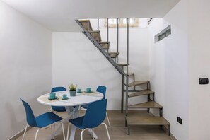 Departamento básico | Área de sala de estar | Televisión LED de 32 pulgadas con canales digitales 