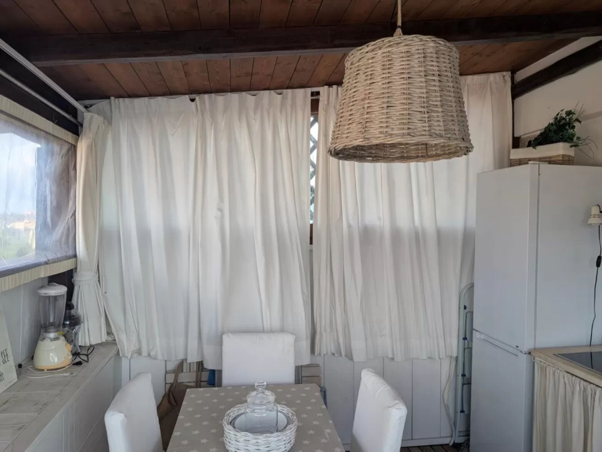 อพาร์ทเมนท์, 2 ห้องนอน, ลานระเบียง, วิวภูเขา | ห้องรับประทานอาหาร