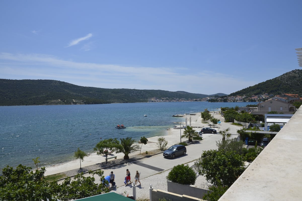 Quarto casal ou duplo básico, sacada, vista para o mar | Vista da sacada
