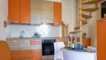 Apartment, 1 Bedroom, Garden View | Interior
