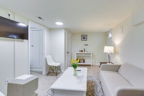 Apartment (1 Bedroom) | Interior - 2 Mi to Dtwn DC: Wfh-friendly Apt (Washington)