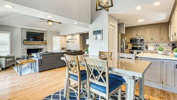 House (2 Bedrooms) | Interior