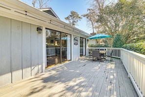 Interior - 1 Mi to Broadway at the Beach: Home w/ Large Yard! (Myrtle Beach)