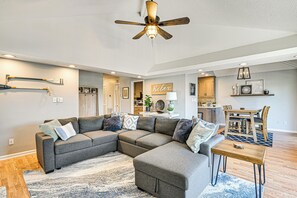 House (2 Bedrooms) | Interior - 1 Mi to Broadway at the Beach: Home w/ Large Yard! (Myrtle Beach)