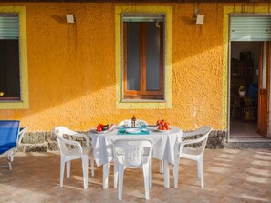 Apartment, 3 Bedrooms, Patio, Ocean View | Dining