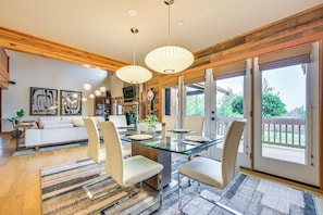 House (2 Bedrooms) | Interior - Gorgeous Home w/ Mt Rainier Views: 4 Mi to Poulsbo (Poulsbo)