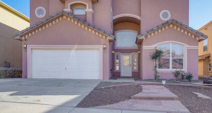 Fenced Yard & Grills: Peaceful El Paso Home!