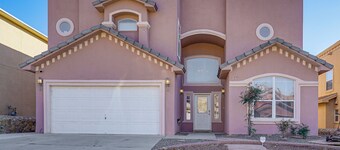 Fenced Yard & Grills: Peaceful El Paso Home!