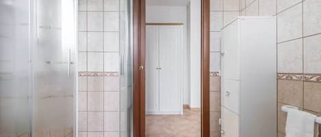 Villa, 4 Bedrooms, Patio, Garden View | Bathroom