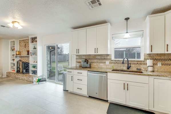 House (3 Bedrooms) | Interior