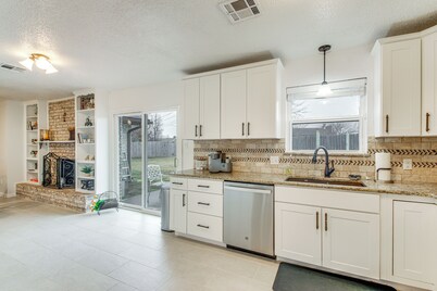 5 Mi to Museum of the Great Plains: Home w/ Patio