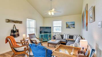 House (3 Bedrooms) | Front of property