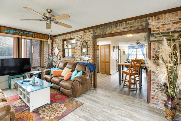 House (3 Bedrooms) | Interior