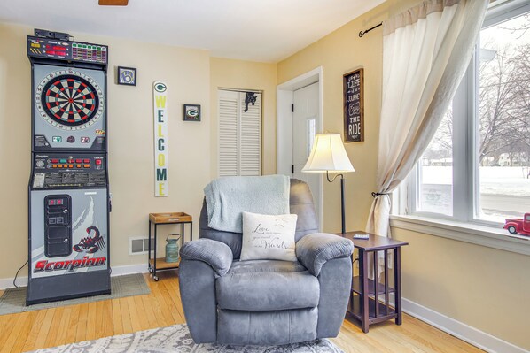 House (2 Bedrooms) | Interior - 1 Mi to Lambeau Field: Residential Home w/ Yard (Green Bay)